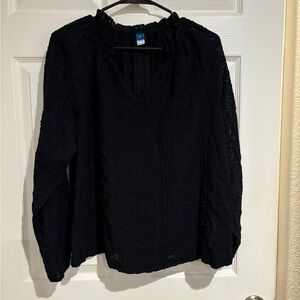 Relaxed Black Blouse with Long Sleeves